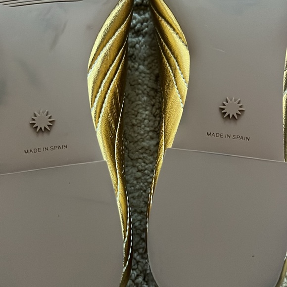 Stuart Weitzman Gold Women's Flats READ DESCRIPTION - Picture 4 of 8